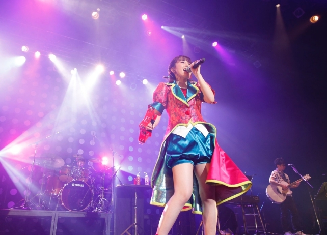 歌手・鈴木みのり、初ライブツアーのファイナル公演レポート