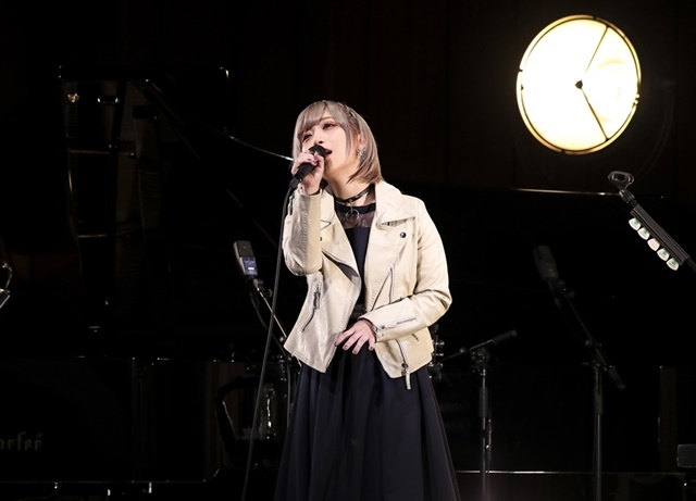 アコースティックライブだからこそ際立つReoNaの歌声に痺れた夜