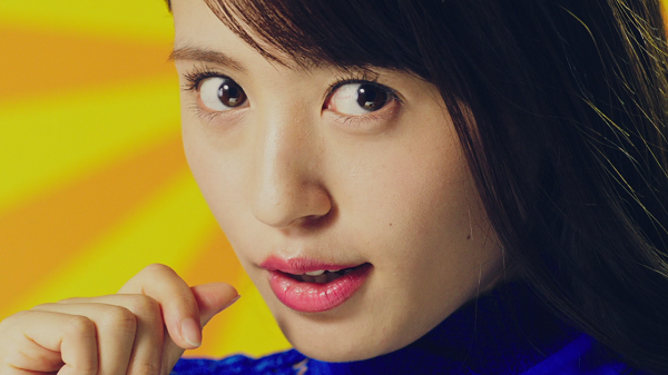 声優・逢田梨香子が耳元で大人っぽくささやくタネザック新CMが公開