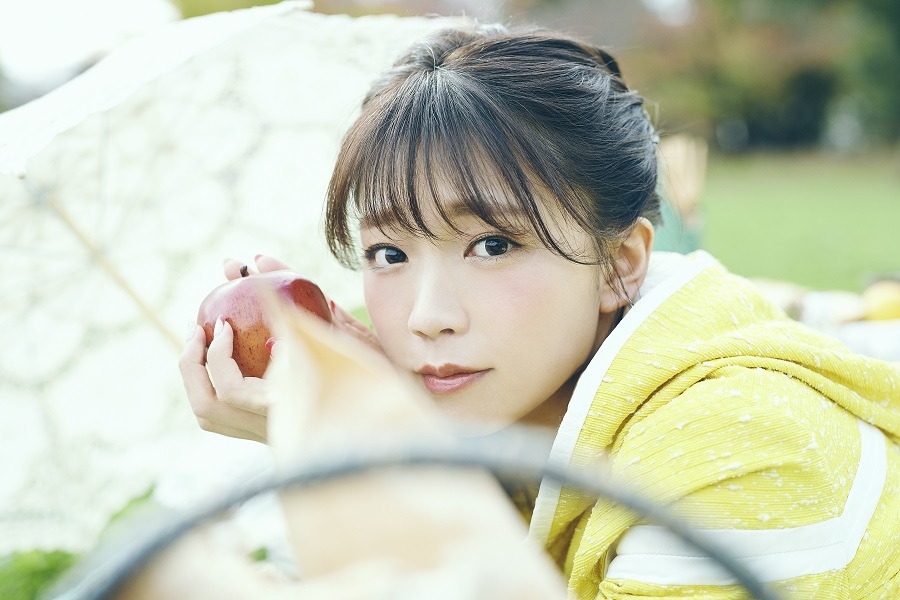 声優・三森すずこがプラネタリウム・アコースティックライブを開催