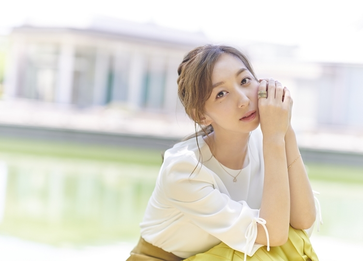 飯田里穂のアルバム「rippihylosophy」が12月4日に発売