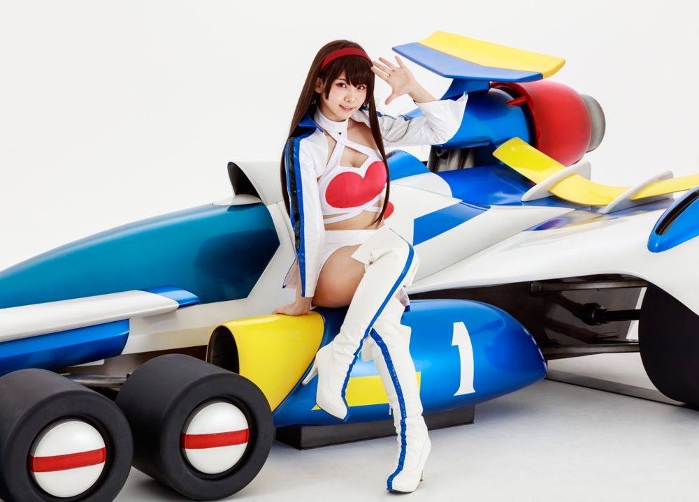 コスプレイヤー・えなこが「新世紀GPXサイバーフォーミュラレーシング with RFC」公式アンバサダー就任