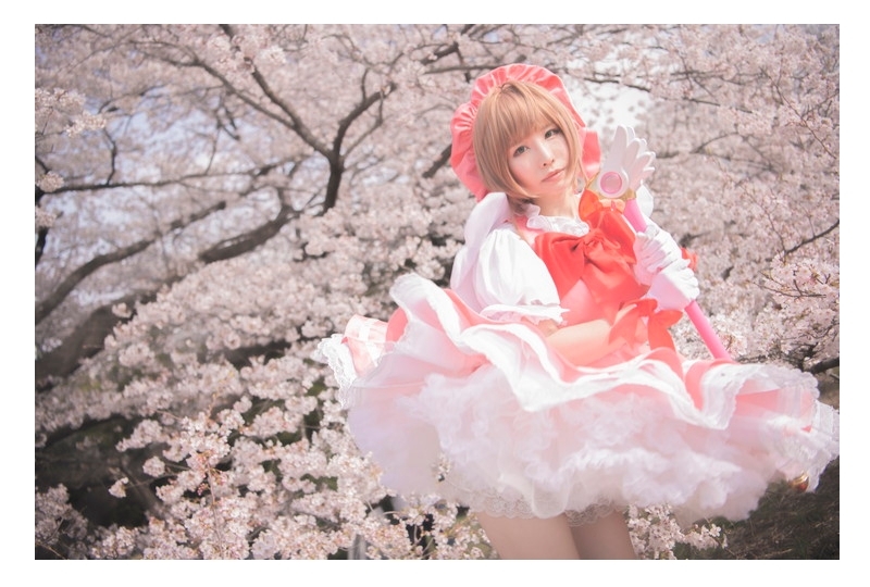 『CCさくら』『まどか☆マギカ』『エヴァ』などコスプレイヤー・しらほしなつみの美麗な写真＆インタビューを特集