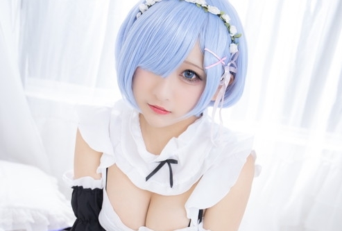 『SAO』『リゼロ』『ラブライブ！』などコスプレイヤー・花宮いのりのコスプレ特集＆インタビュー