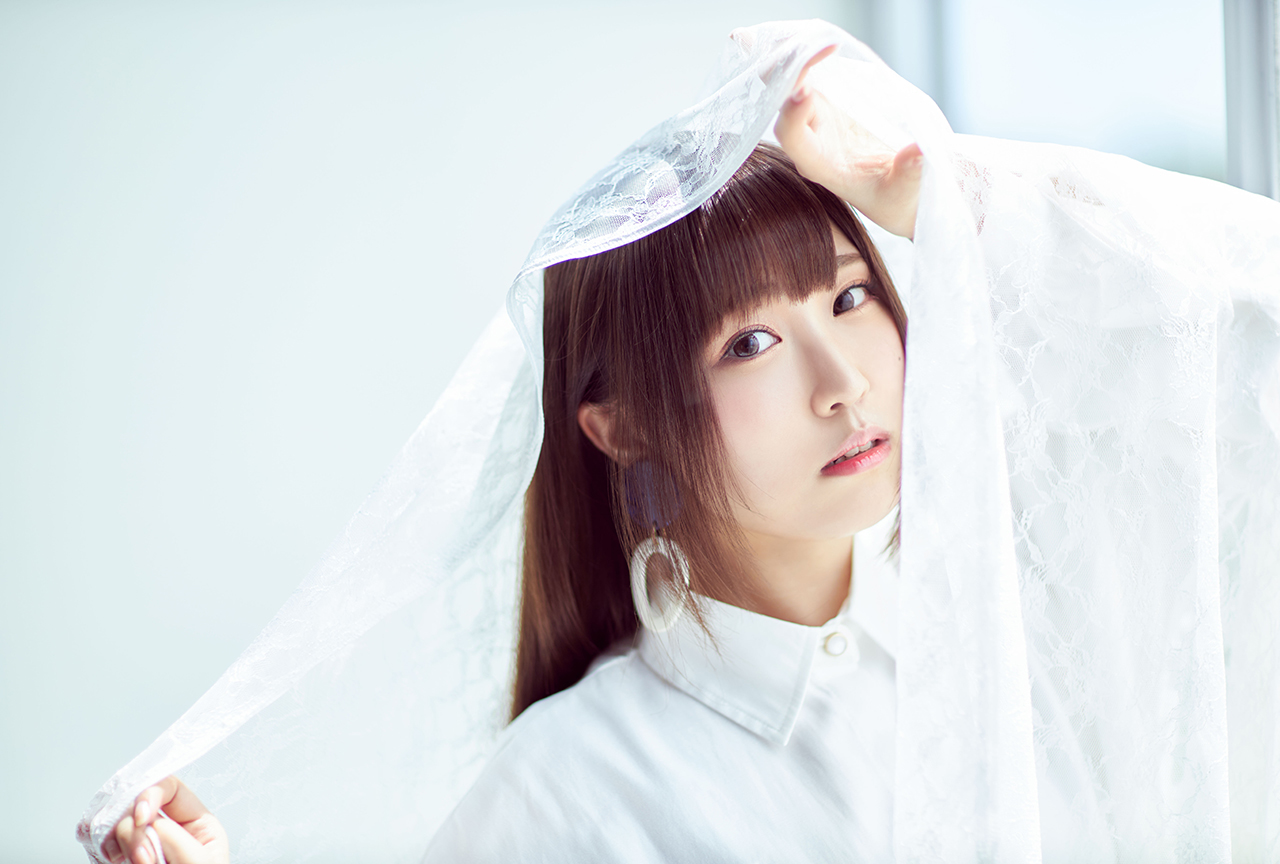 鈴木愛奈1stシングル発売記念インタビュー