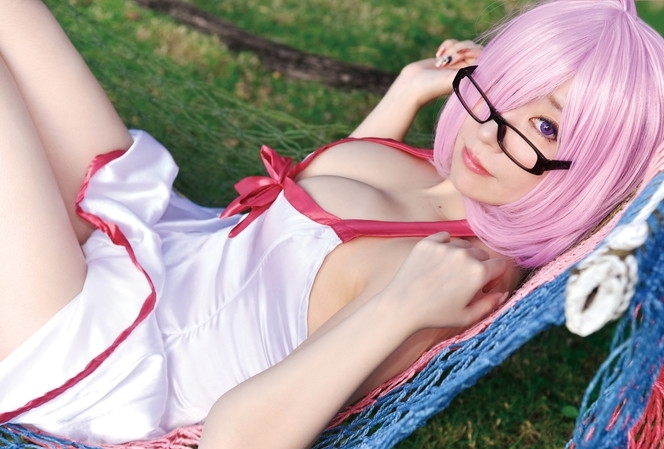 『FGO』『刀剣乱舞』などコスプレイヤー・林檎蜜紀の美麗な写真＆インタビューを特集