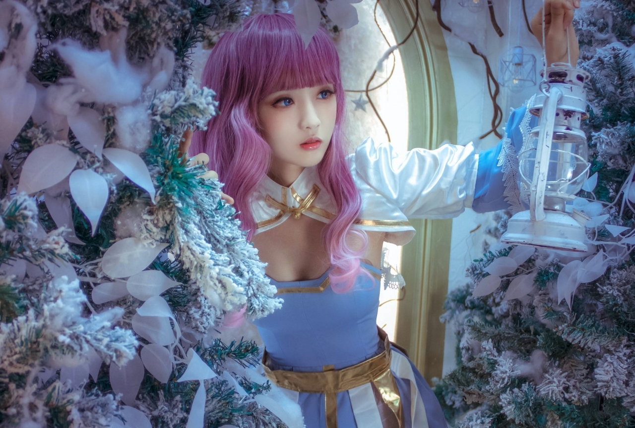 『ラグナロクオンライン』より「アークビショップ」のコスプレ特集