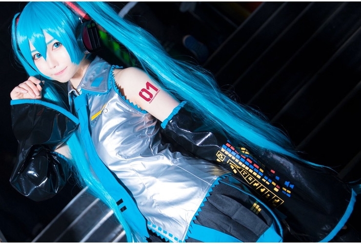 「初音ミク」のコスプレイヤー・しらゆきの美麗な写真＆インタビューを特集