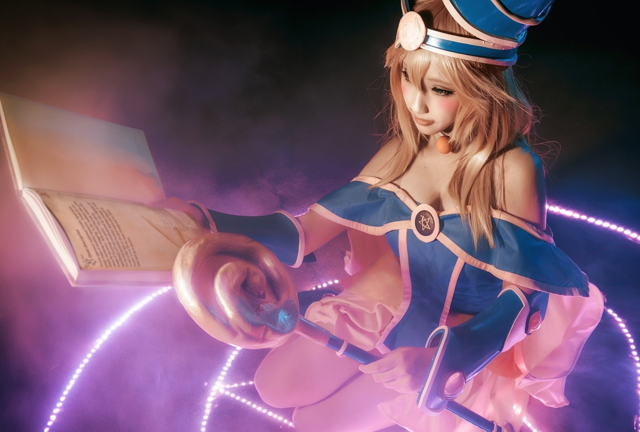 『遊戯王』ブラック・マジシャン・ガールのコスプレ特集