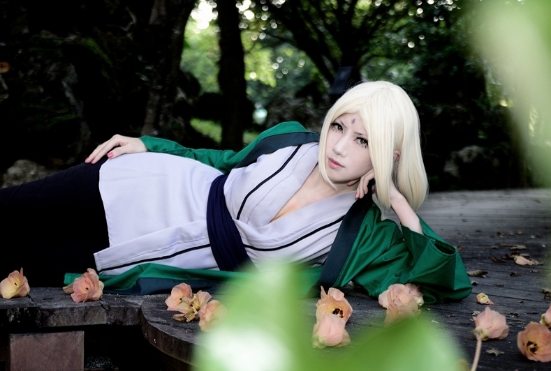 『NARUTO-ナルト-』千手綱手のコスプレ特集