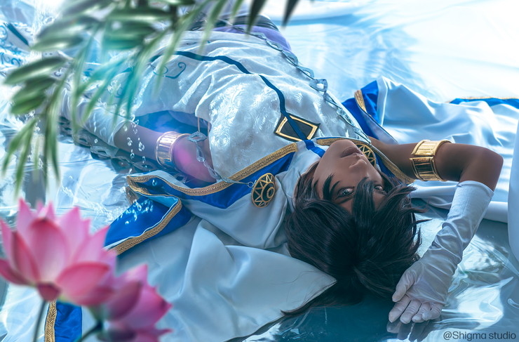 『FGO』『刀剣乱舞』などコスプレイヤー・繭のコスプレ＆インタビューを特集