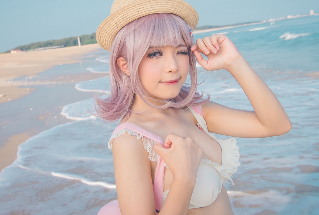 『ダンガンロンパ』シリーズより、「七海千秋」のコスプレ特集