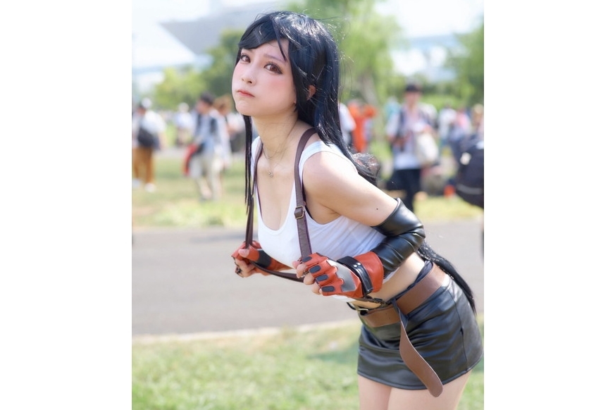 『FF7』『モンハン』などコスプレイヤー・千葉チュチュの写真＆インタビューを特集