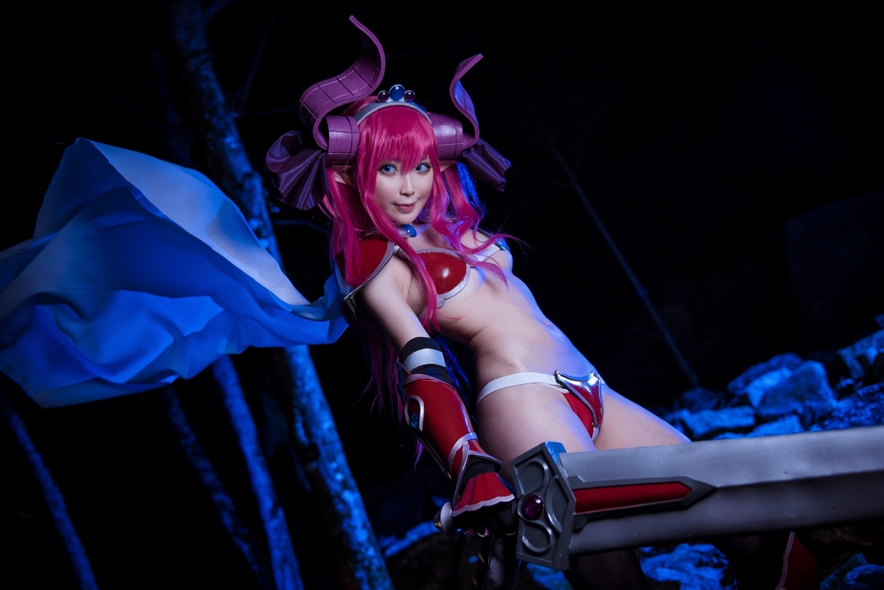 『ワンピース』レベッカ、『FGO』エリザベートなどビキニアーマーを装備したキャラコスプレ特集