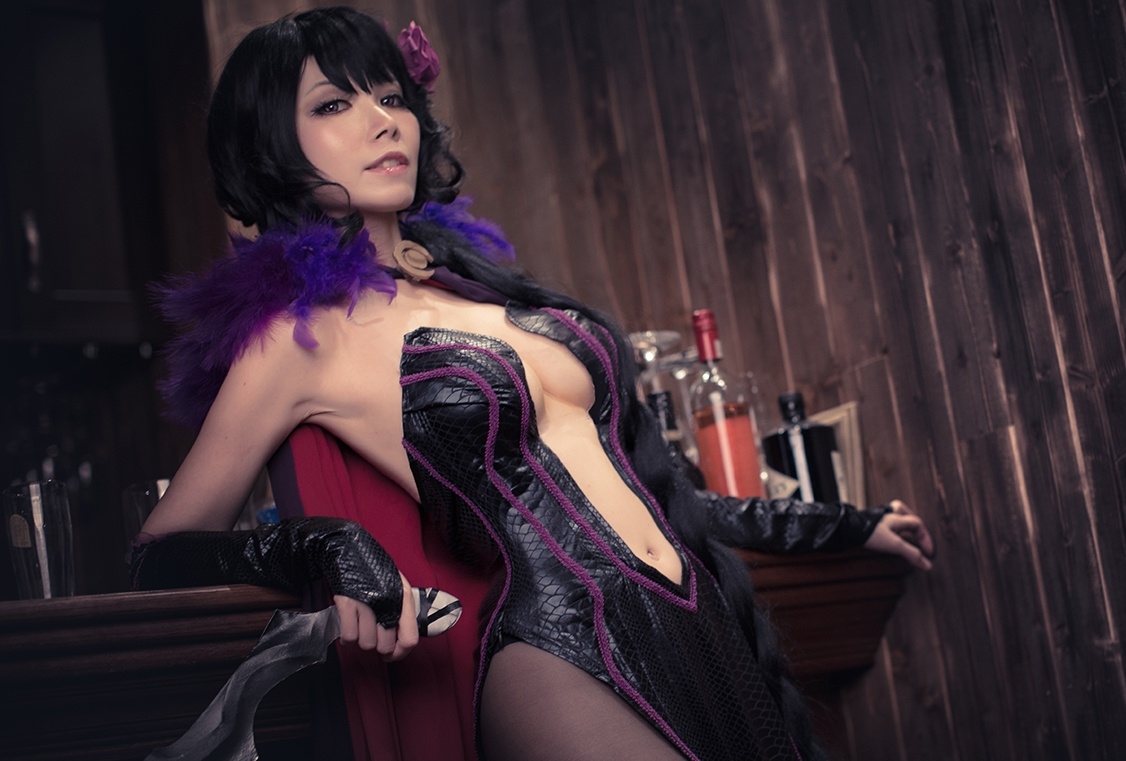 主人公を苦しめたキャラのコスプレ特集│『リゼロ』エルザ、『ガンダム』ハマーンなど