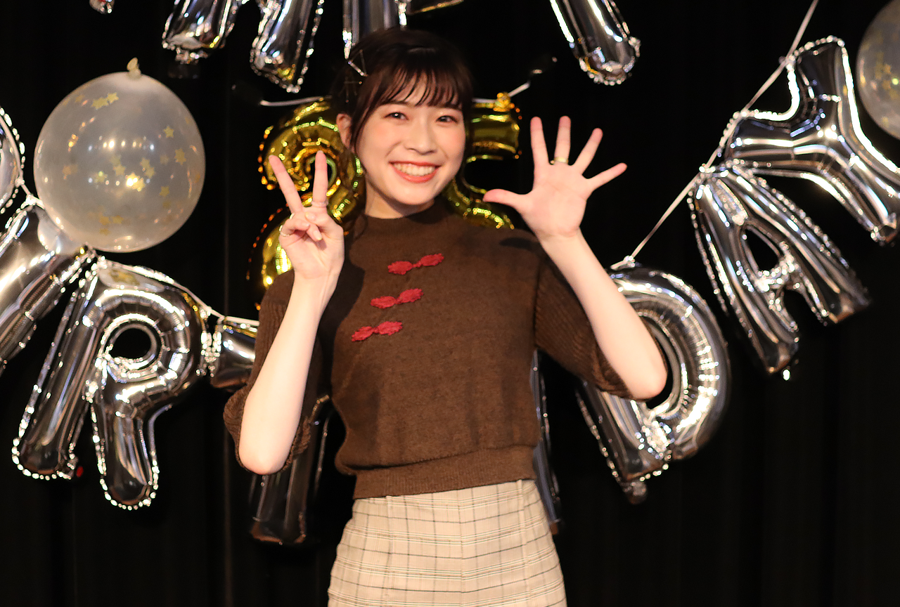 青山吉能さん誕生日イベント「25才のこと、アラサーって言ったやつ全員ふっ飛ばすの会」レポート