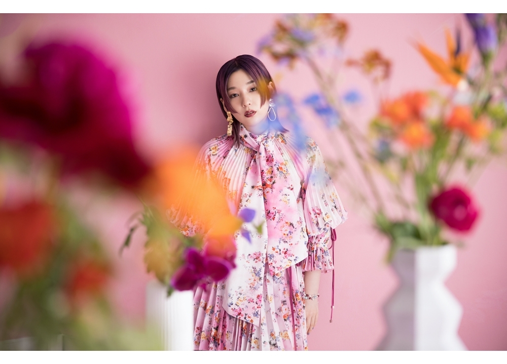 声優・高槻かなこ2ndシングル「Subversive」の新アー写&ジャケ写公開！