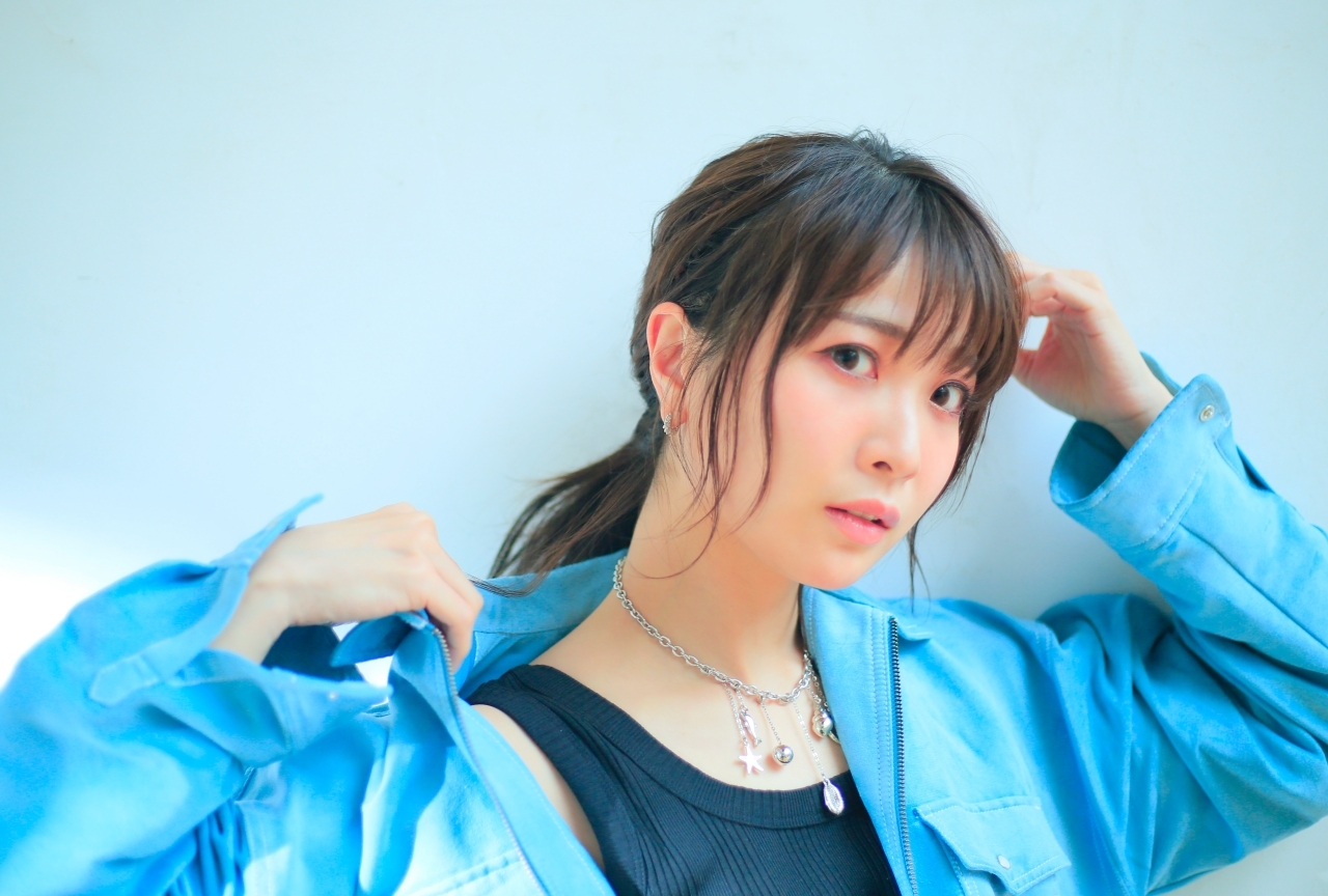 May’nが『momentbook』で届けるメッセージ│大切な瞬間に寄り添える作品にしたい