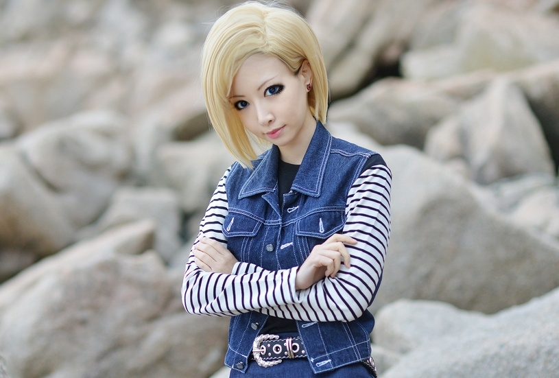 「週刊少年ジャンプ」作品の美しいコスプレ特集│ブルマ、人造人間18号、城戸沙織など