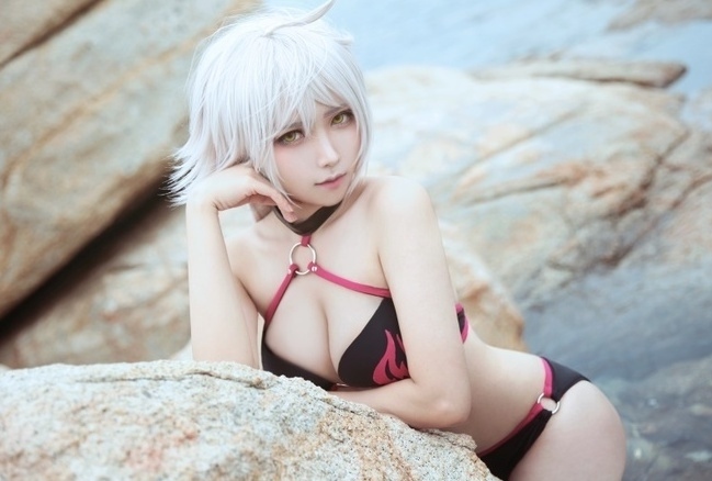 『FGO』ジャンヌ・ダルク〔オルタ〕の美しいコスプレ特集