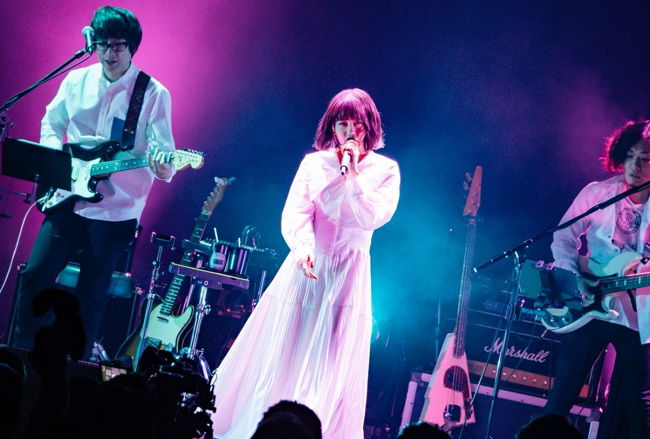 楠木ともりさん、22歳のバースデーライブは笑顔に包まれて／レポート