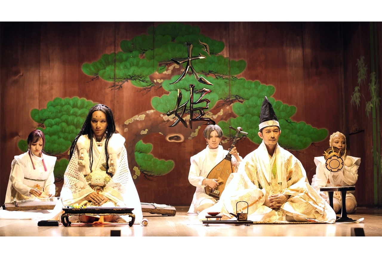 声優・津田健次郎が「女王蜂」の新曲「犬姫」MV出演！