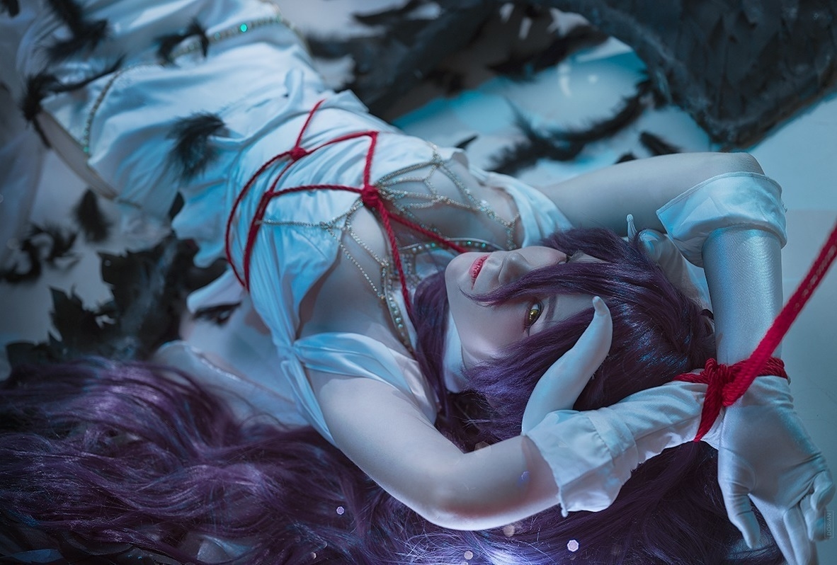 『オーバーロード』アルベドの美しいコスプレ写真