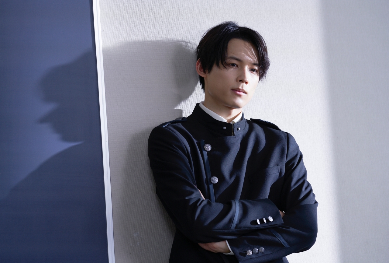 実写映画『ホリック xxxHOLiC』松村北斗（SixTONES）演じるキャラの新カット公開