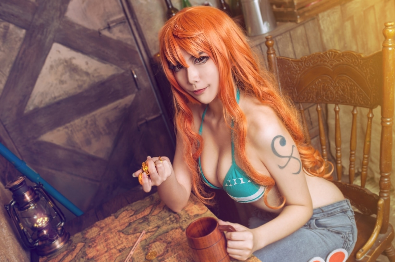 『ワンピース』艶やかなコスプレ特集│ナミ、ビビ、ケイミー、レイジュ、モネ