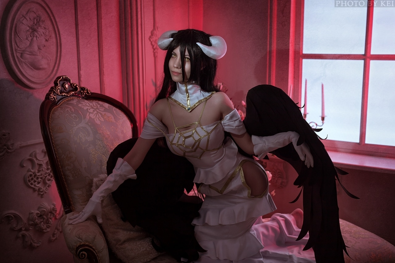 『異世界かるてっと』キャラの美しいコスプレ特集│アルベド、めぐみん、エミリアなど