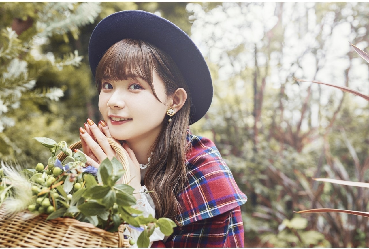 声優・諏訪ななかの新アーティスト写真が公開