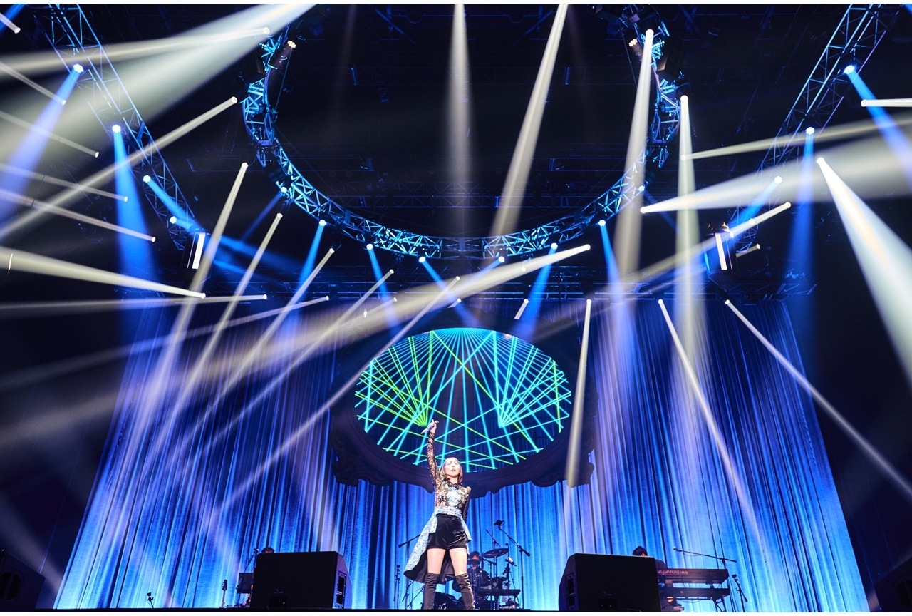 藍井エイル初となる横浜アリーナ単独公演ライブイベントの公式レポが到着