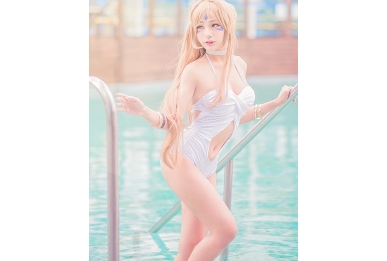 『ああっ女神さまっ』よりベルダンディーらのセクシーなコスプレ特集！