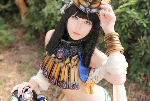 『クイーンズブレイド』美しいコスプレ特集│メナス、アレイン、エキドナなど