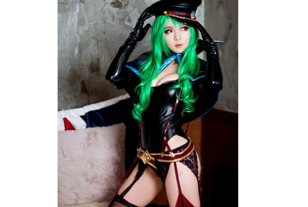 『STAR DRIVER 輝きのタクト』ワタナベ・カナコの艶かしいコスプレ特集