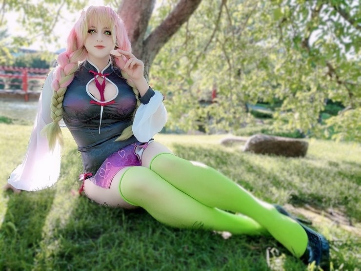 『鬼滅の刃』女性キャラコスプレ特集│甘露寺蜜璃、竈門禰豆子など