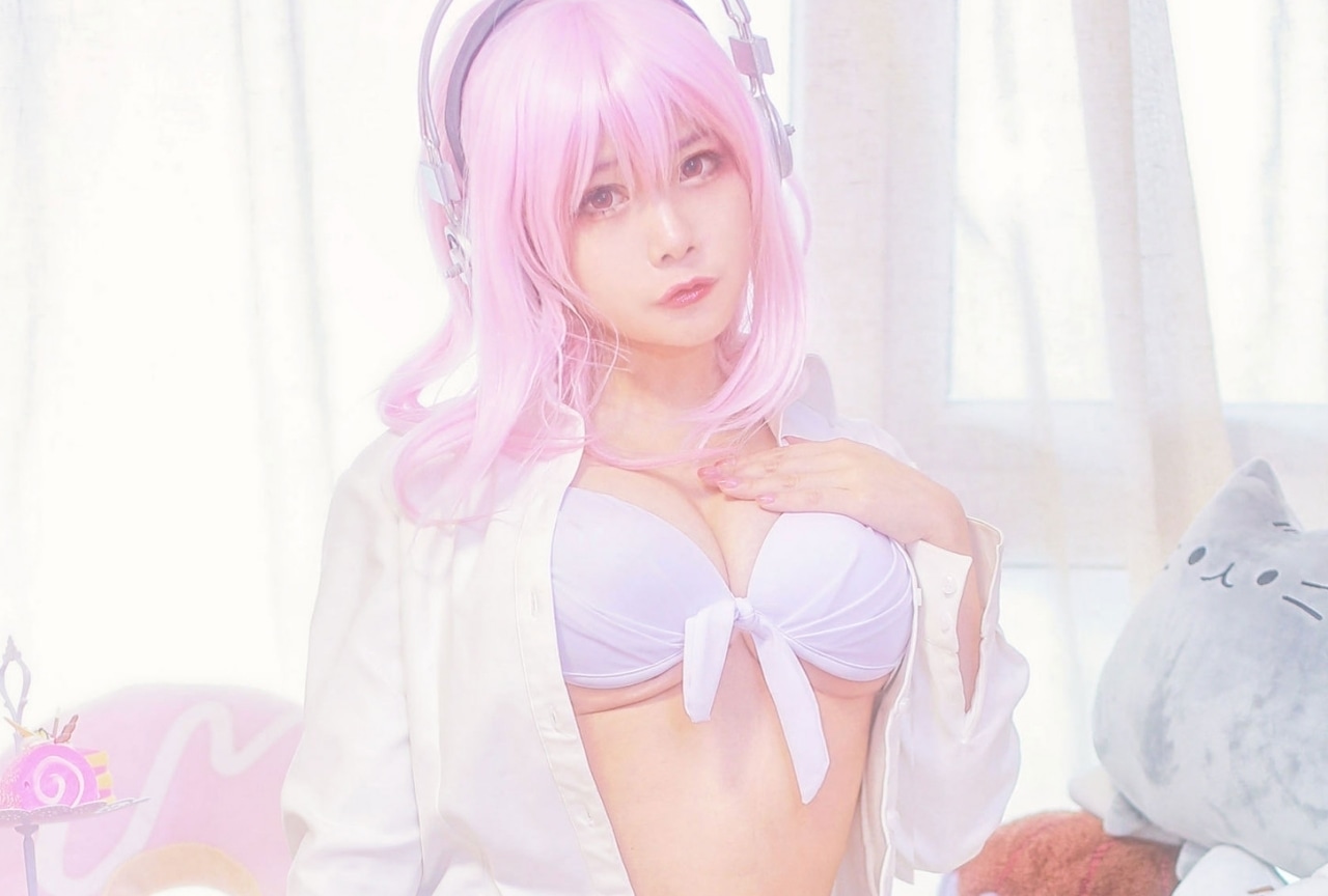 すーぱーそに子のセクシーなコスプレ特集|ブルマやサンタ服など