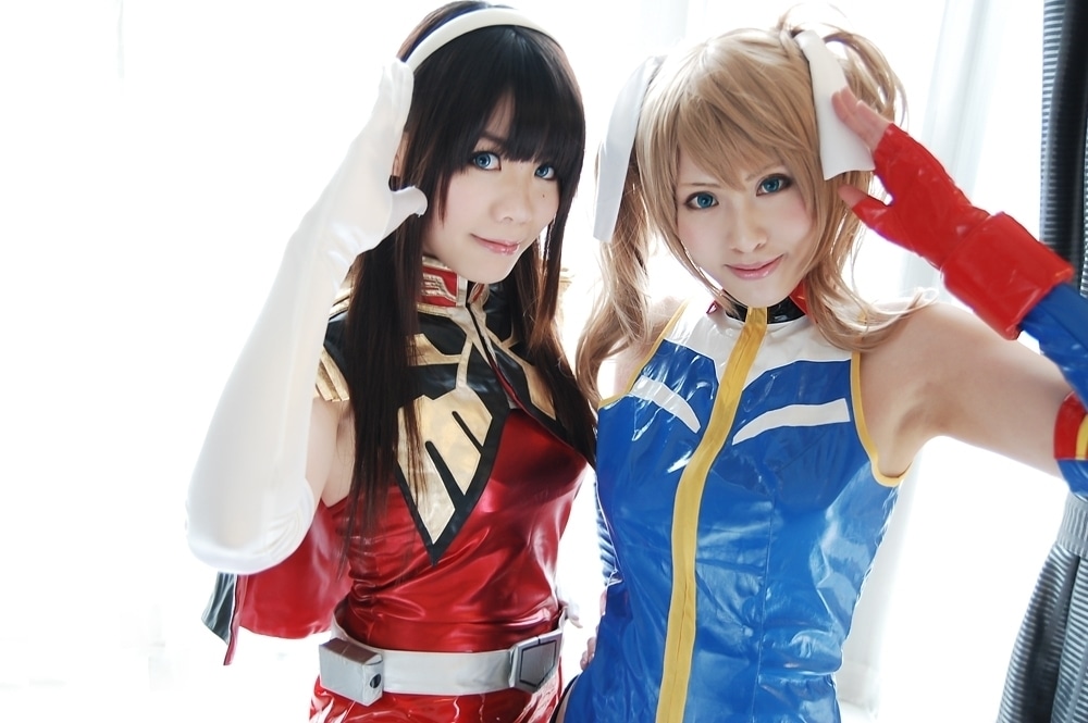 アーケードゲームのかわいいキャラコスプレ特集｜『ガンダムカードビルダー』など