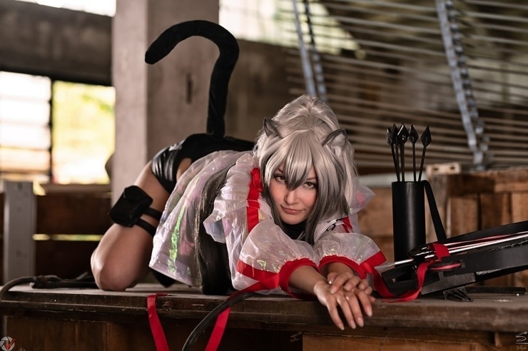 ゲーム『アークナイツ』シュヴァルツ、サリアなどコスプレ特集