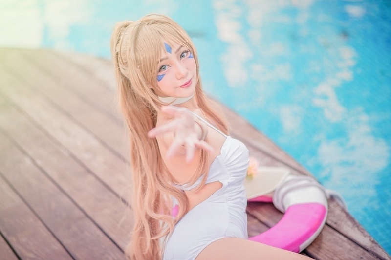 水着姿のキャラコスプレ特集│ベルダンディー、小鳥遊六花、美遊エーデルフェルトなど