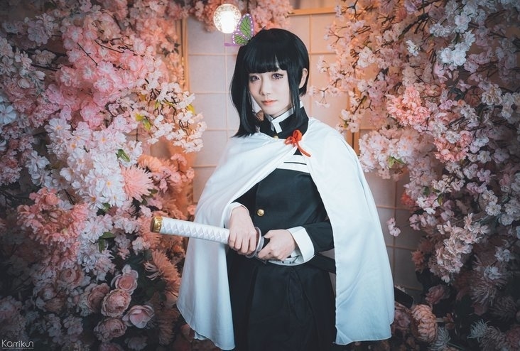 『鬼滅の刃』より胡蝶しのぶ、栗花落カナヲらのコスプレ写真をお届け