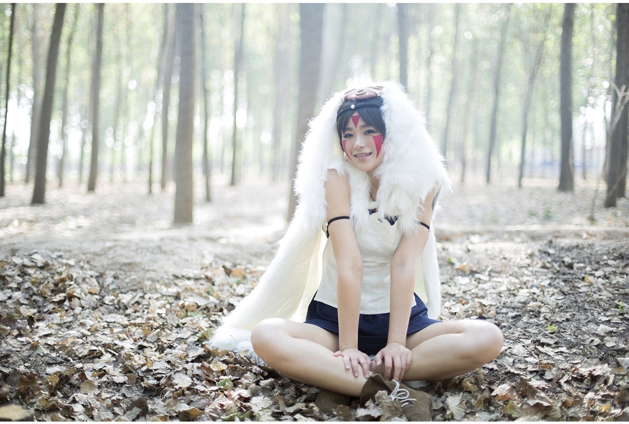 ジブリ映画『もののけ姫』サンに扮したコスプレイヤーさんの姿をお届け