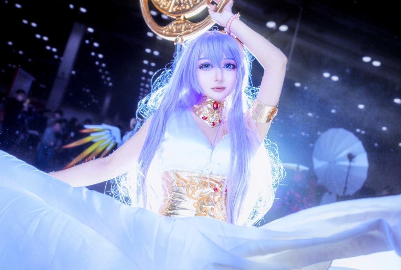 『聖闘士星矢』に登場する女性キャラコスプレ特集|アテナ、ヒルダら