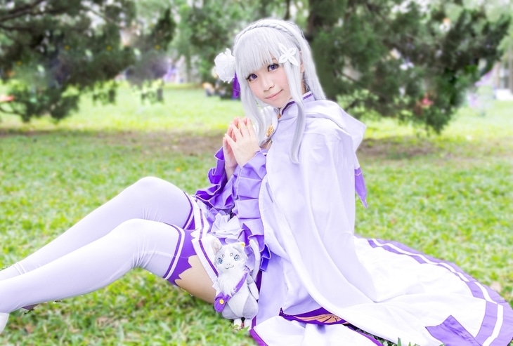 『リゼロ』エミリアらに扮したコスプレイヤーの魅惑的な写真をお届け