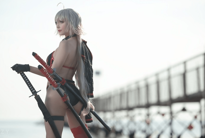 『FGO』ジャンヌ・ダルク〔オルタ〕のクールなコスプレ特集