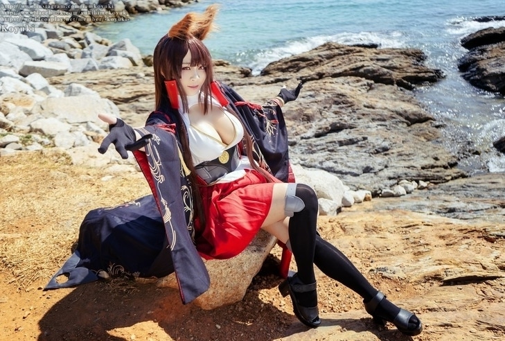 『アズレン』愛宕、翔鶴、 山城、 赤城らのセクシーなコスプレ特集