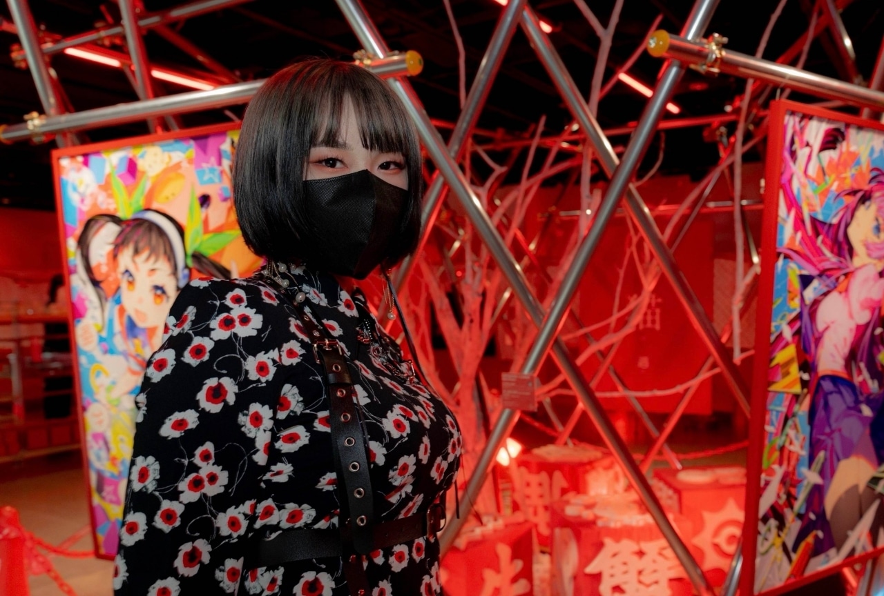 〈物語〉シリーズ × Mika Pikazo POP-UP『ENCOUNTER 遭遇』特別インタビュー