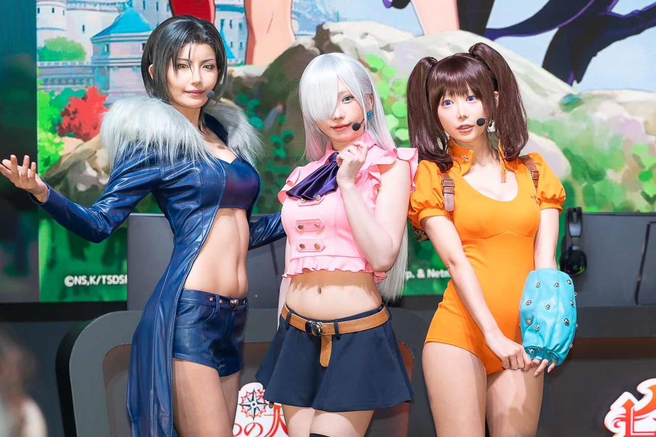 えなこ＆篠崎こころ＆南あみが『七つの大罪』コスプレでTGS2025に降臨