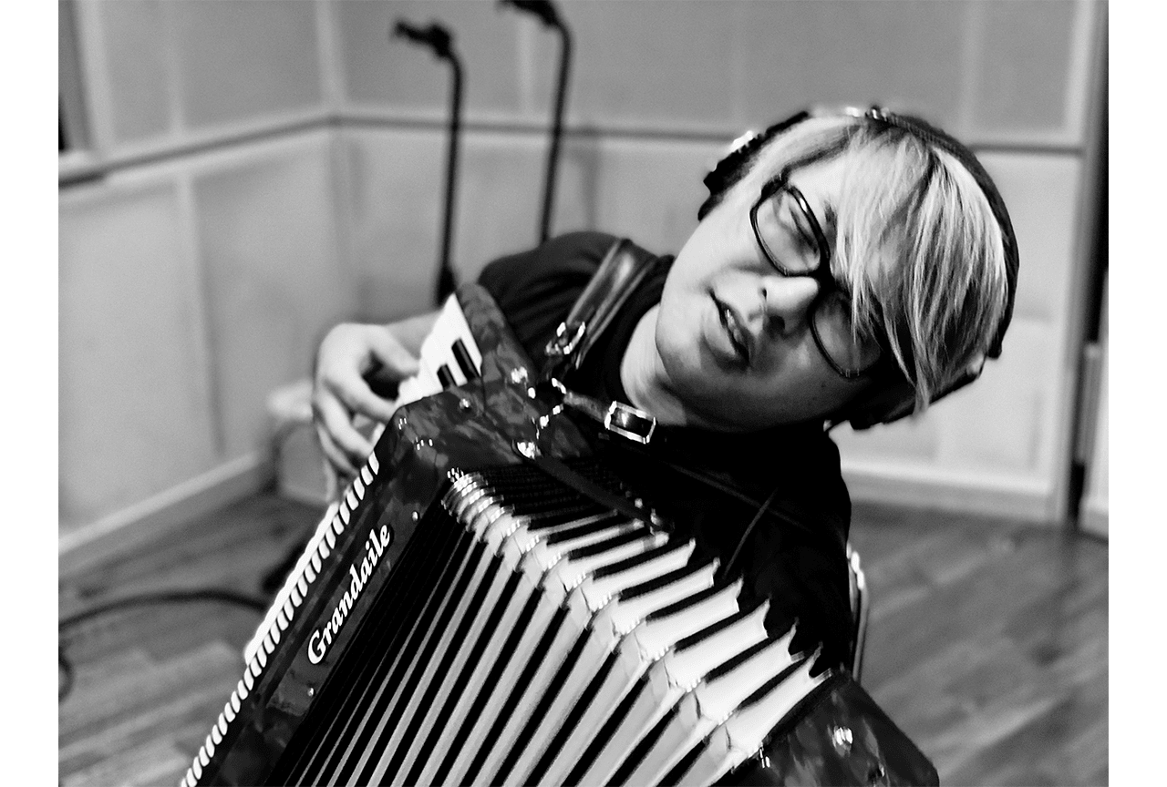 アニメ【推しの子】オケコンの監修・演奏を手掛ける音楽家・伊賀拓郎インタビュー