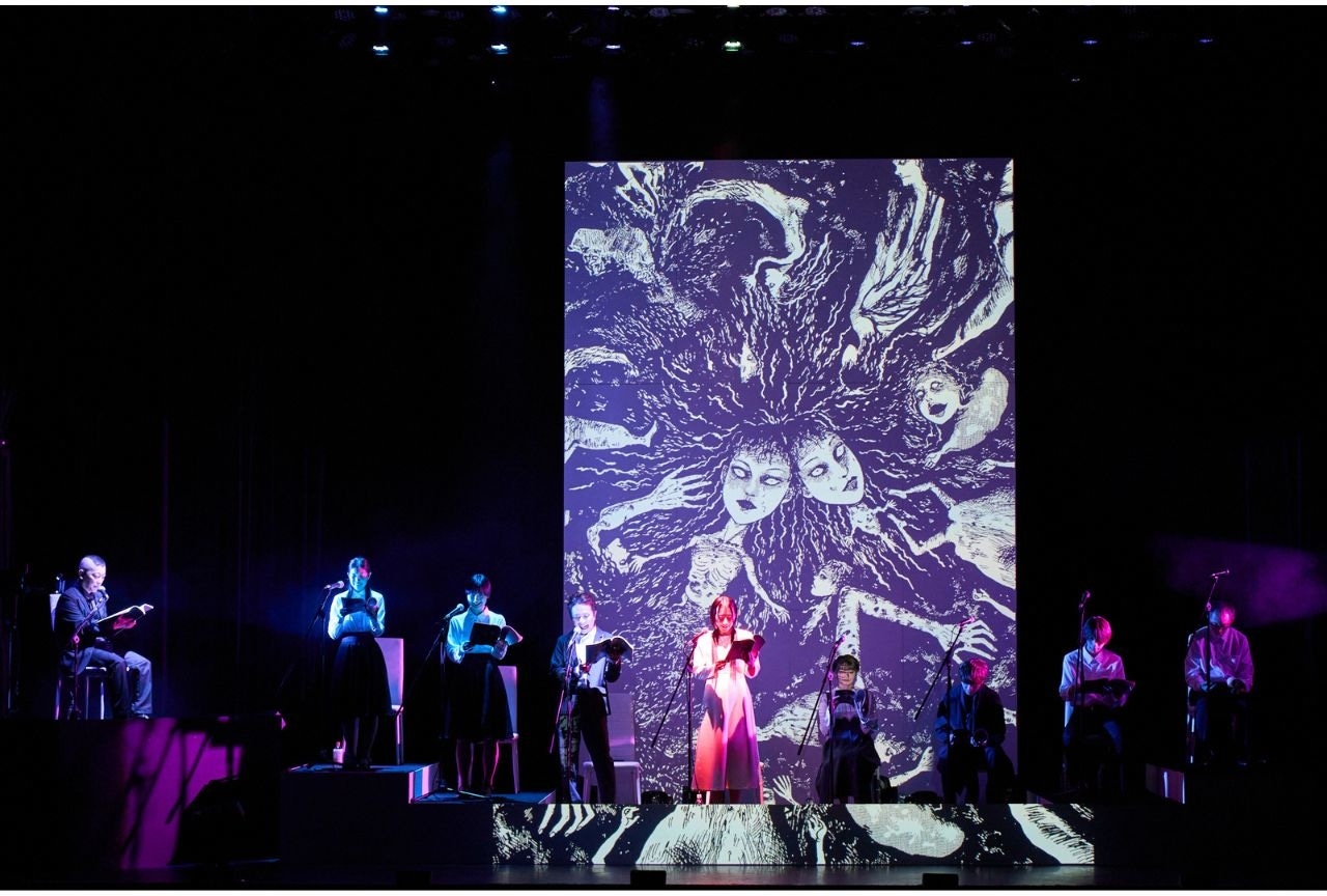 伊藤潤二の代表作「富江」の朗読劇、初日公演が開幕｜佐倉薫や井澤詩織らのコメント到着